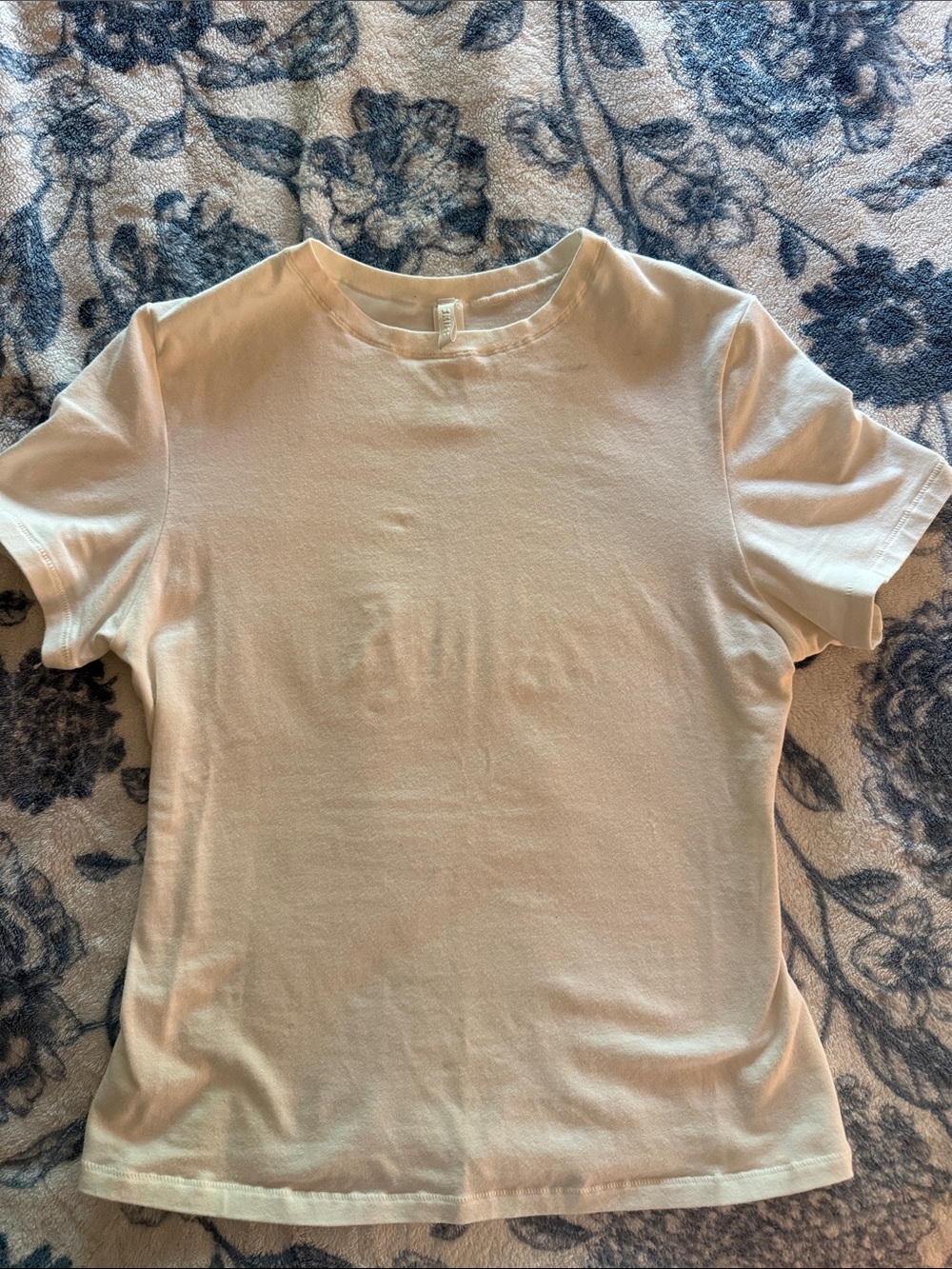 SKIMS Short Sleeve Tee in Light Cream